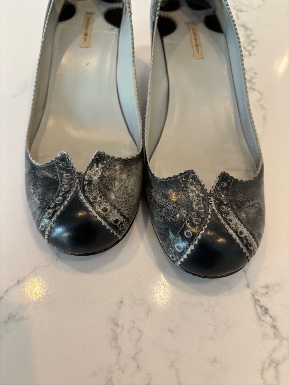 Max Studio Metallic Silver and Black Low Heel Pumps SW - Picture 4 of 11